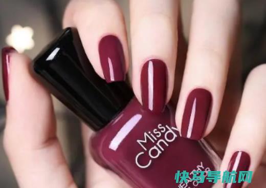 美甲贴怎么贴才能牢固？指甲油干了怎么才能更好用