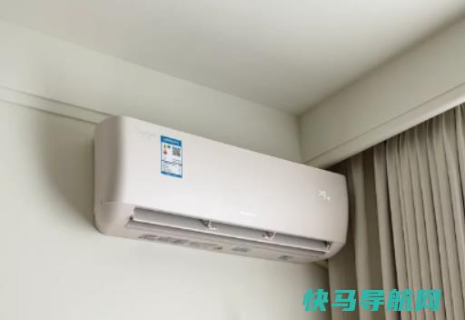 空调不显示温度但是可以制冷怎么办？空调挡风板有孔好无孔好